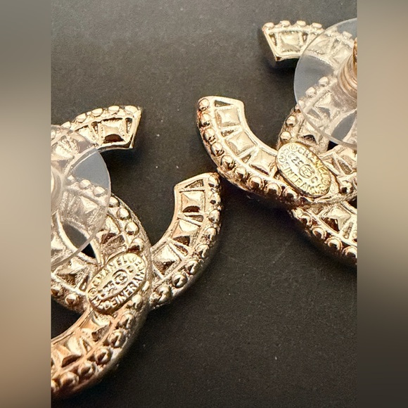 CHANEL STUD EARRINGS - Picture 3 of 6